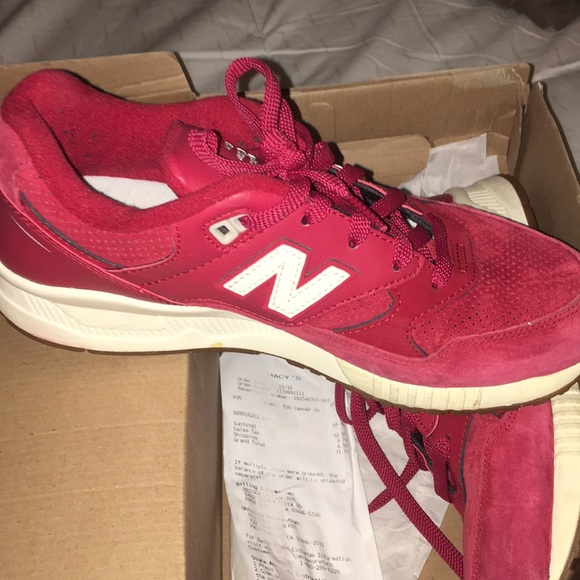 New Balance - Picture 2 of 3